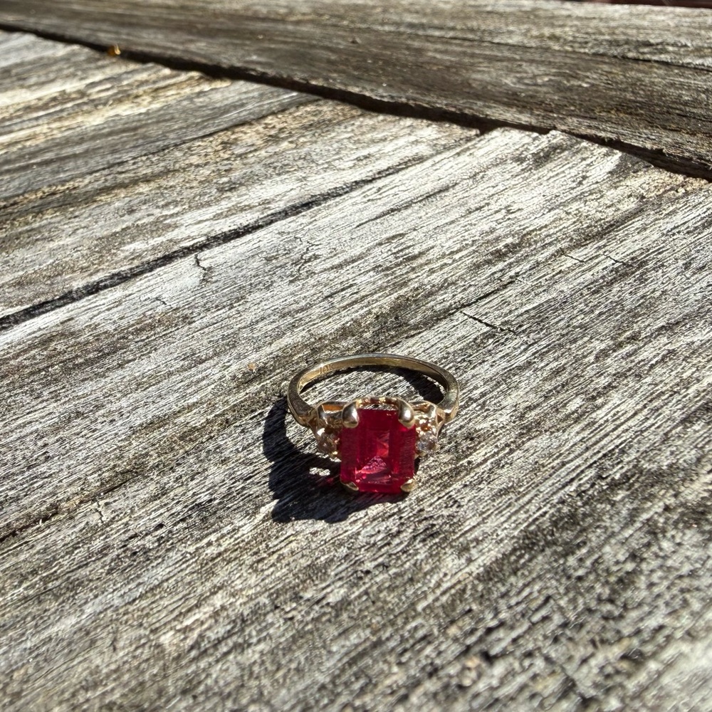 10k Solid Gold Ruby & Diamond Stone Cocktail Ring… - image 2